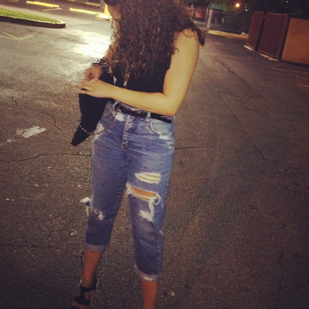 Distressed High Waist Jeans